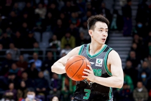 竞彩足球-手感一般但视野极佳！赵继伟10中3拿到12分3板12助2断 正负值+34